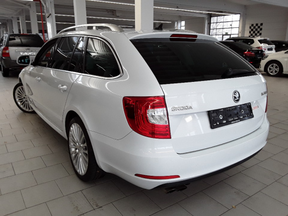 ŠKODA SUPERB DSG TDI Combi 125kW/2015/BIXENON/COLUMBUS/