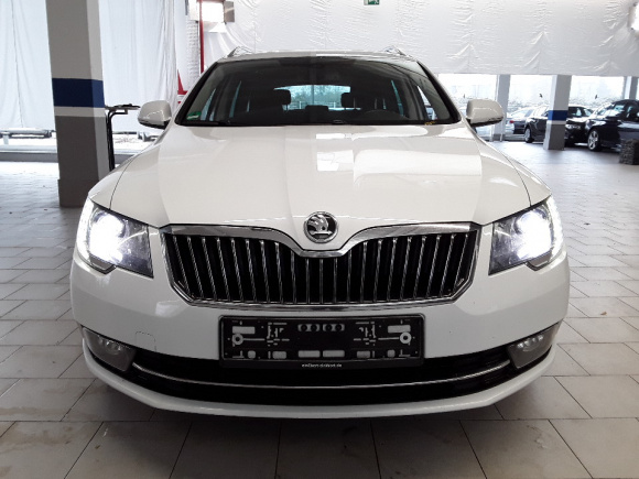 ŠKODA SUPERB DSG TDI Combi 125kW/2015/BIXENON/COLUMBUS/