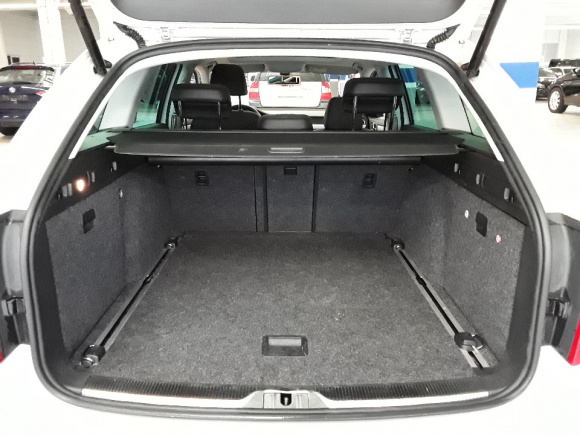 ŠKODA SUPERB DSG TDI Combi 125kW/2015/BIXENON/COLUMBUS/