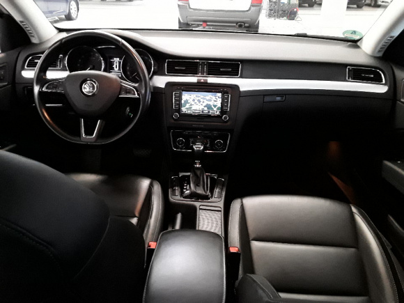 ŠKODA SUPERB DSG TDI Combi 125kW/2015/BIXENON/COLUMBUS/