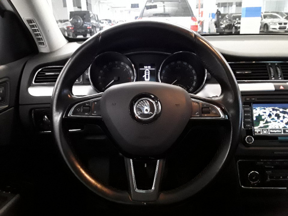 ŠKODA SUPERB DSG TDI Combi 125kW/2015/BIXENON/COLUMBUS/