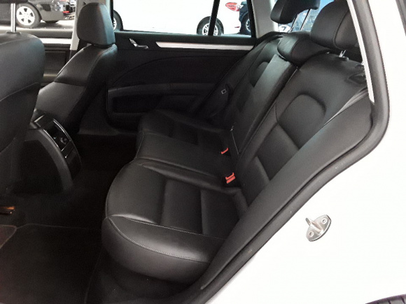 ŠKODA SUPERB DSG TDI Combi 125kW/2015/BIXENON/COLUMBUS/